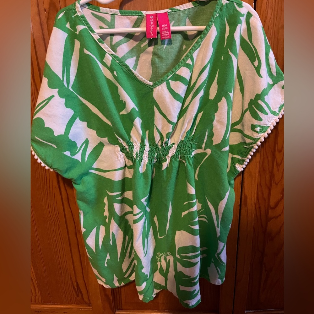 Lilly Pulitzer green & white blouse with details on the sleeves